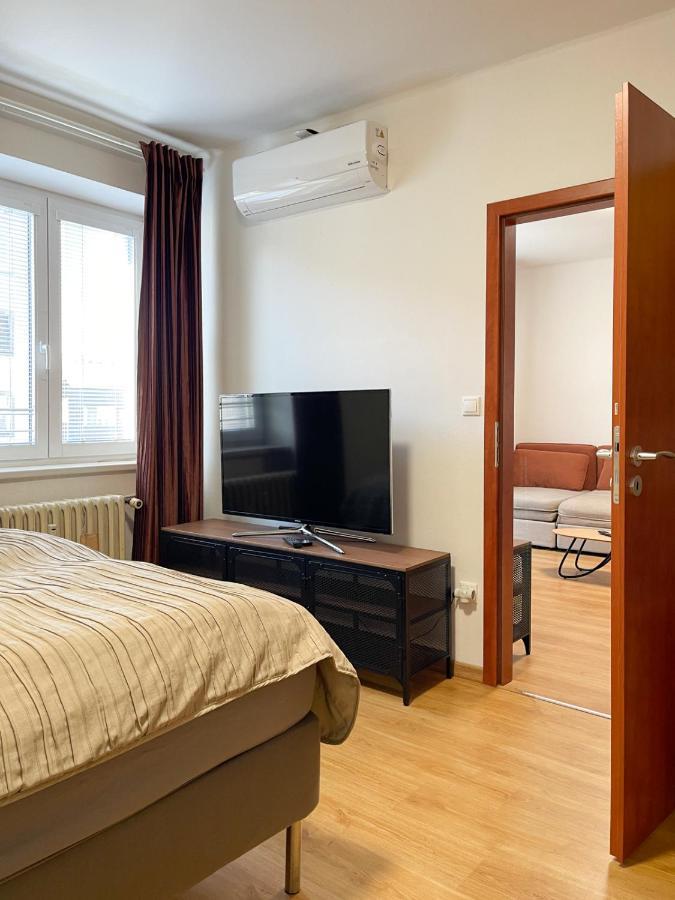 City Center 2 Bedroom A/C Apartment Bratislava Bagian luar foto