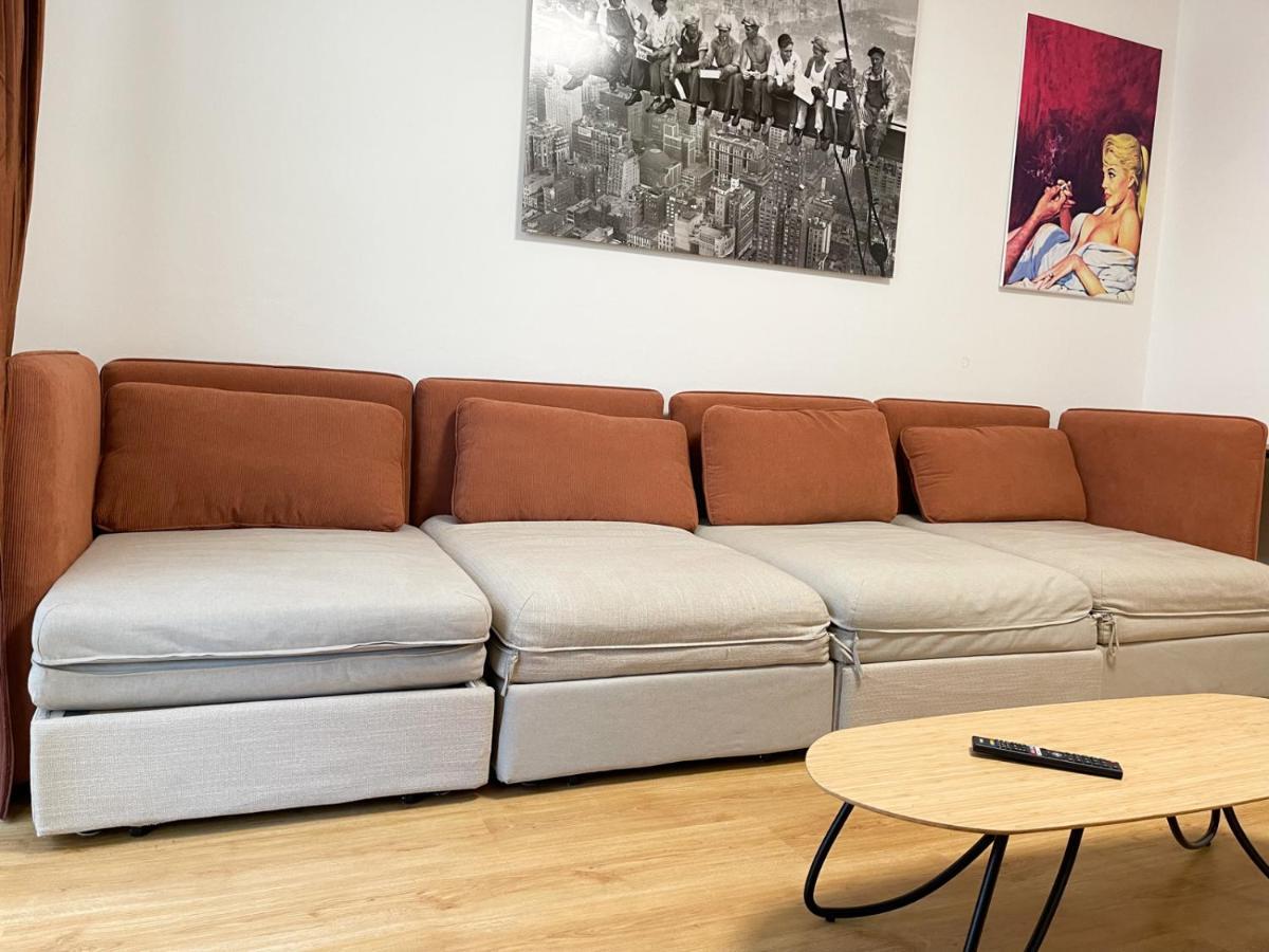 City Center 2 Bedroom A/C Apartment Bratislava Bagian luar foto