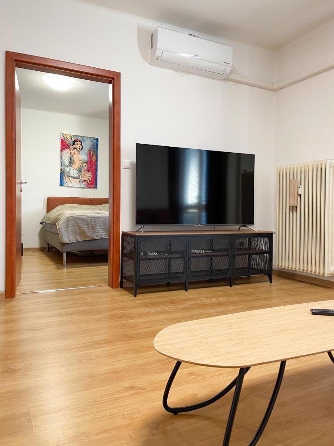 City Center 2 Bedroom A/C Apartment Bratislava Bagian luar foto