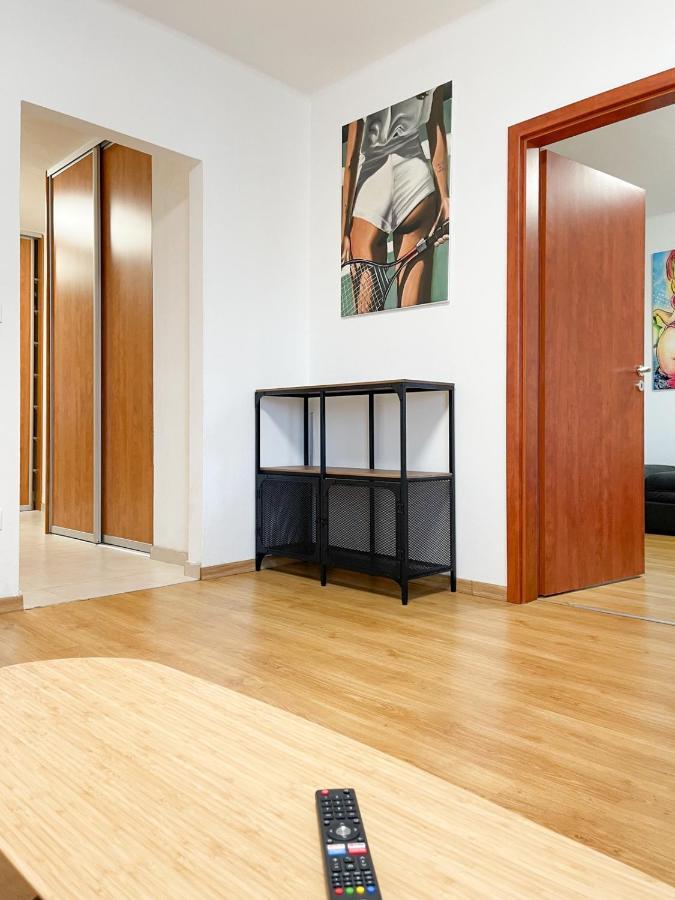 City Center 2 Bedroom A/C Apartment Bratislava Bagian luar foto